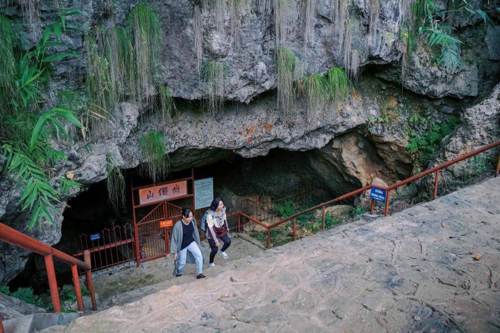 Động Tiên Sơn. Ảnh: Bích Thuận