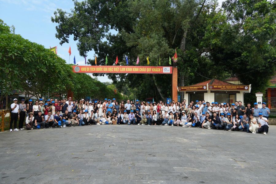 CIC Party Committee organizes a thematic activity program at Lam Kinh Special National Relic Site, a place rich in historical value. Photo: CIC