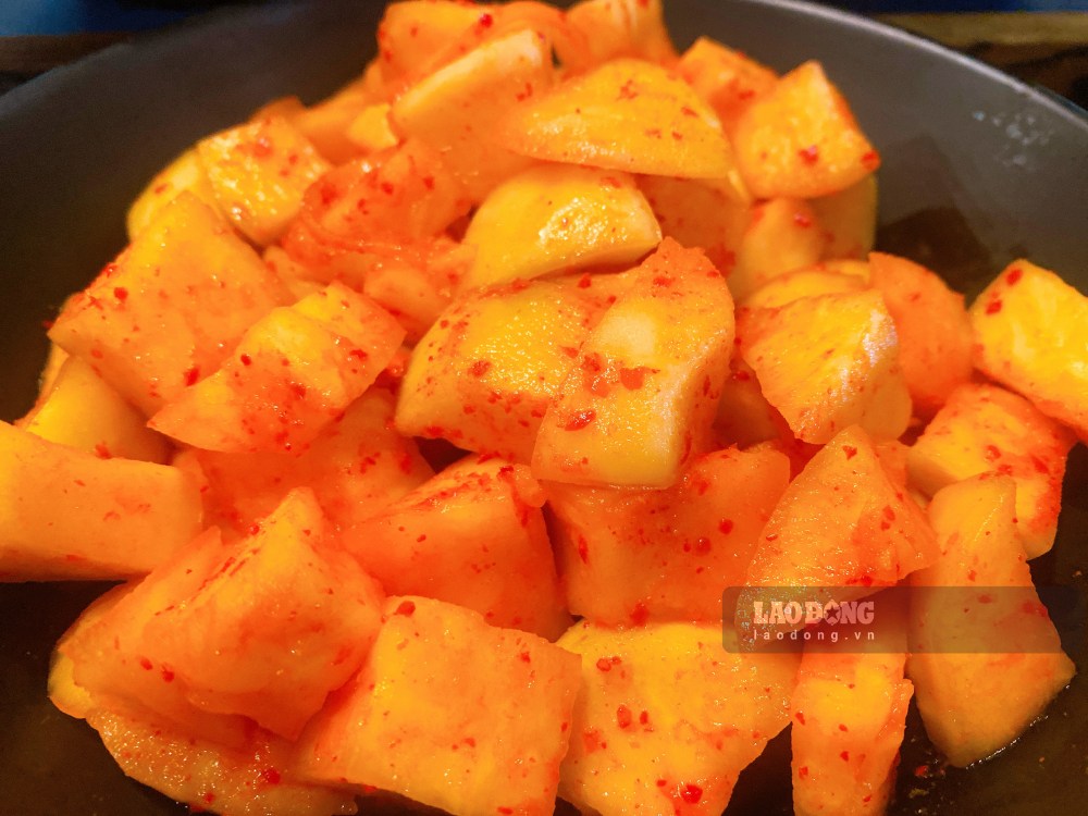 Pickled vegetables and pickled vegetables can increase the metabolic burden on the liver and kidneys. Photo: Tra My