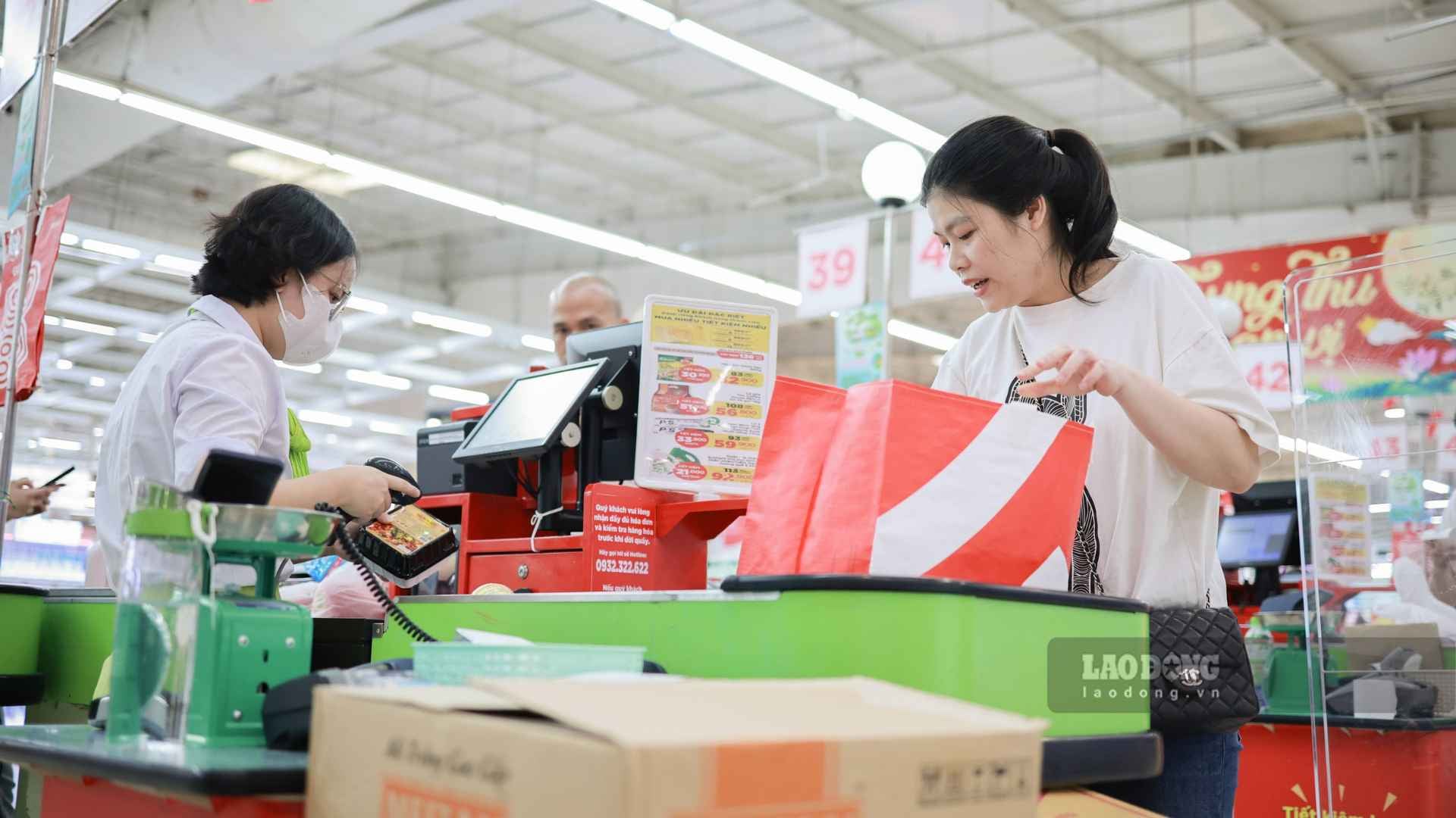 À partir du 1er juillet 2026, les produits et marchandises à haut risque relevant de la gestion du ministère de l'Industrie et du Commerce doivent être soumis à la traçabilité. Photo: Thạch Lam