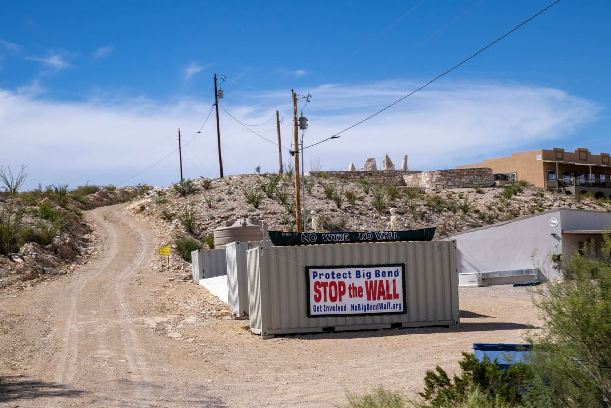 Signs protesting the border project are placed on the access road to Big Bend National Park, Texas, USA, August 15, 2026. Photo: AFP