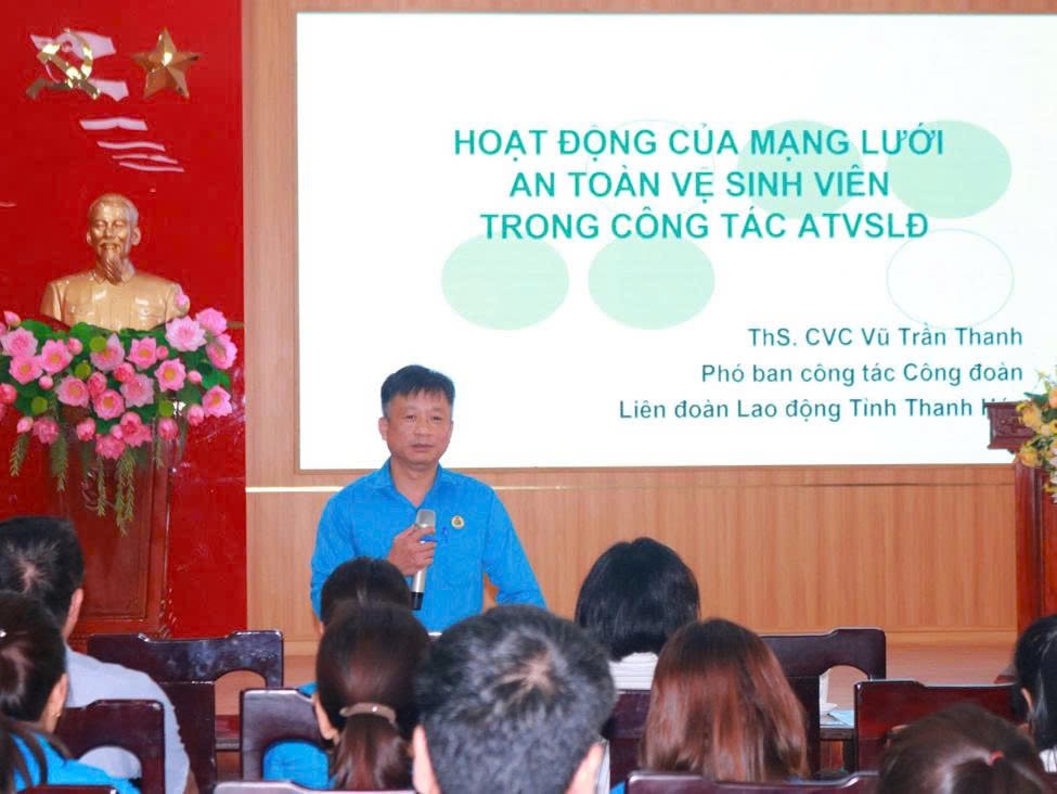 Thanh Hoa Provincial Labor Federation organizes a training conference on skills and operating methods for the safety and hygiene network of workers. Photo: Thanh Hoa Trade Union