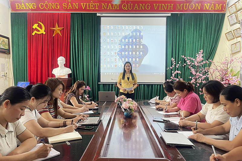 Buổi họp phân công nhiệm vụ trước thềm năm học mới 2026 - 2027 của giáo viên trường Mầm non Quang Thuận (Thái Nguyên). Ảnh: Cổng TTĐT tỉnh Thái Nguyên