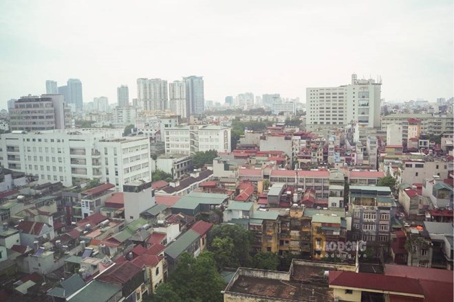 According to One Mount Group, in Q2/2026, the Hanoi housing transfer market decreased sharply in transactions. Photo: Nhu Ha