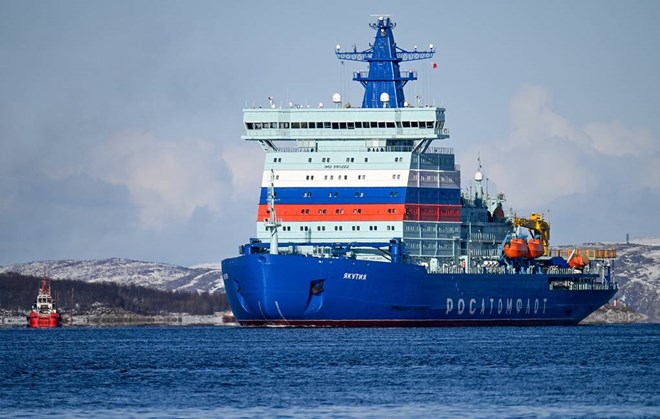 Russia believes that the Northern maritime route is increasingly attracting the attention of many countries. In the photo: Yakutia nuclear icebreaker operating on this maritime route. Photo: TASS