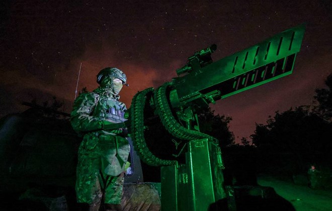 Russian air defense forces on duty at night between waves of UAVs heading towards Moscow. Photo: TASS