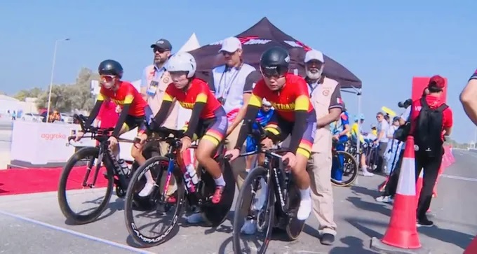 Nguyen Khang Ha My and the Vietnamese women's road cycling team who competed at the 2025 Asian Youth Games. Photo: Ngoc Vu