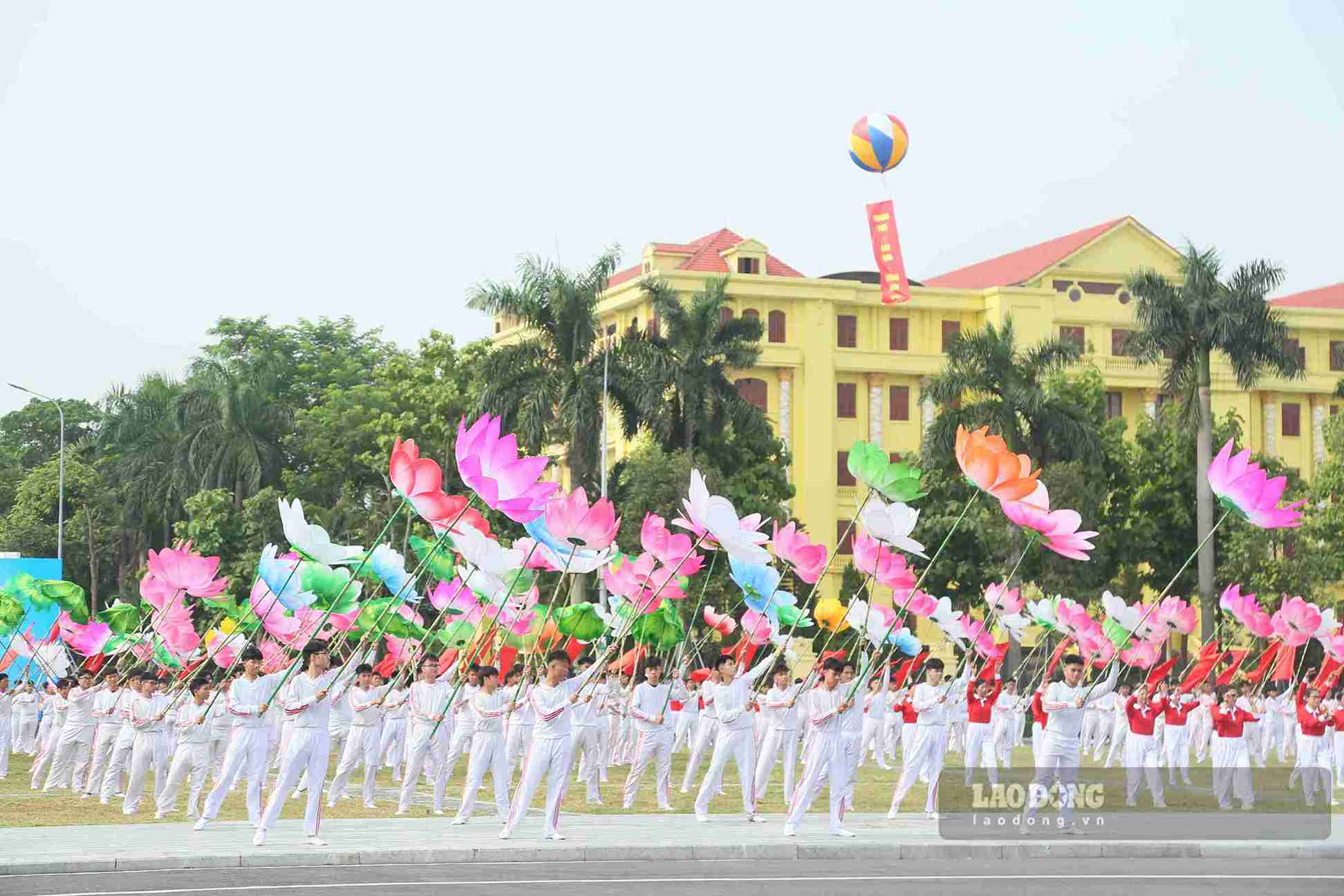 Lễ khai mạc Đại hội Thể dục thể thao tỉnh Hưng Yên lần thứ X tạo không khí sôi nổi, lan tỏa tinh thần rèn luyện thể thao.