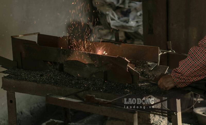 Nghề rèn nơi đây đã gắn với bao thế hệ đồng bào dân tộc Nùng. Ảnh: Lam Thanh