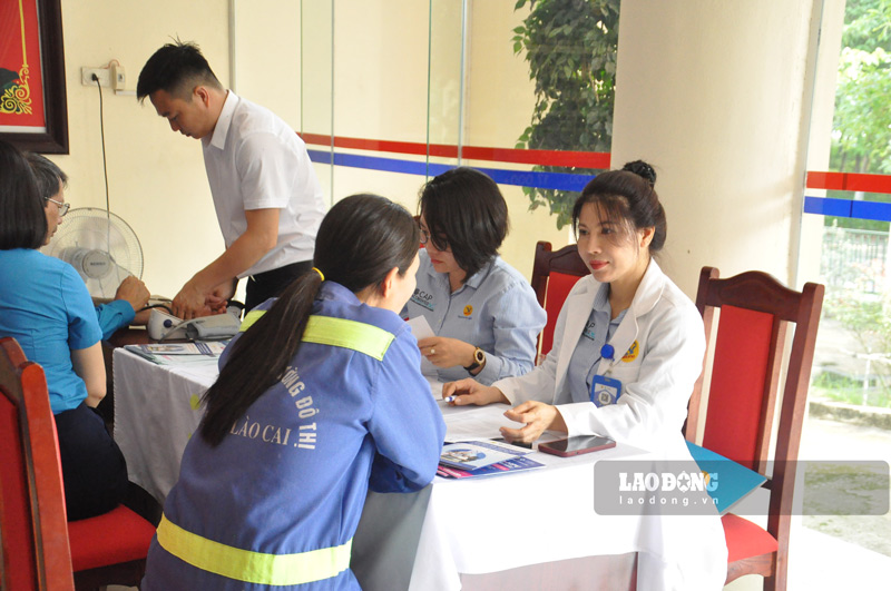 Les habitants de Lào Cai subissent des examens de santé réguliers, un dépistage et une détection précoce des maladies. Photo: Đinh Đại