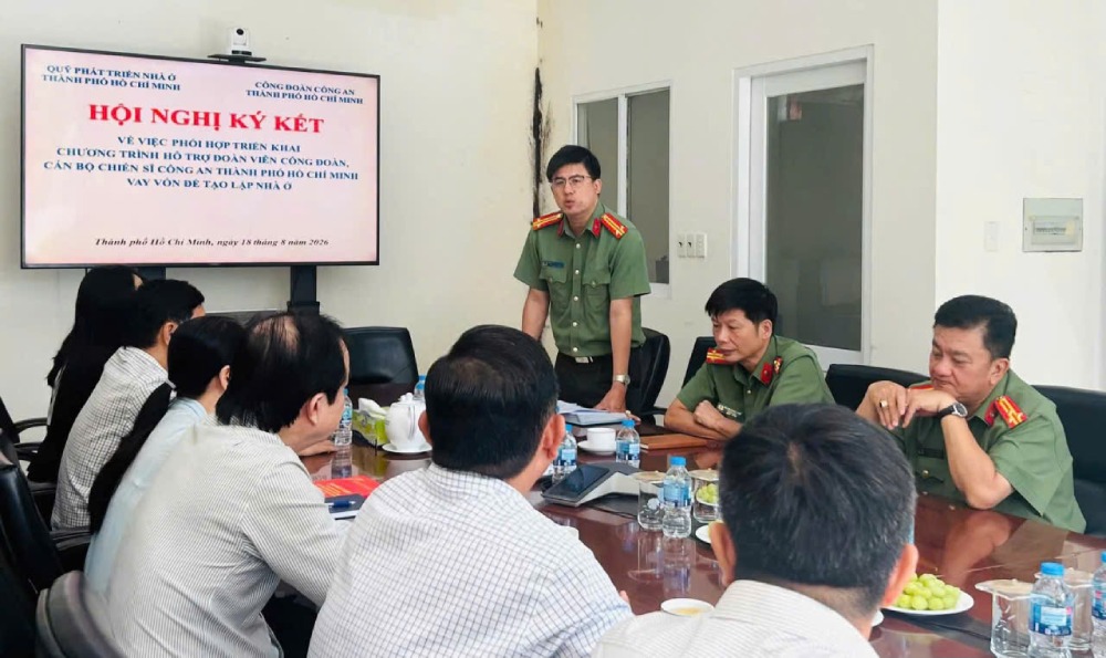 Công đoàn Công an TPHCM và Quỹ Phát triển nhà ở TPHCM ký kết phối hợp triển khai chương trình hỗ trợ đoàn viên, cán bộ, chiến sĩ vay vốn để tạo lập nhà ở. Ảnh: Nguyễn Hữu Toàn/Công đoàn Công an TPHCM