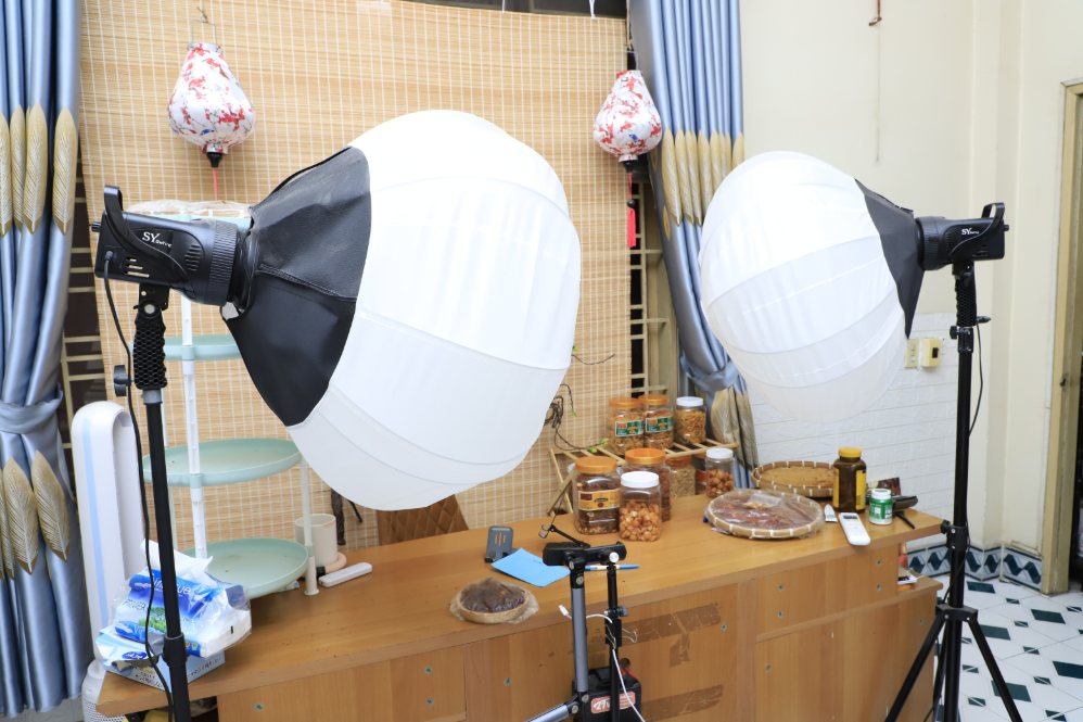 Phòng Nguyễn Thị Thúy tổ chức livestream quảng cáo. Ảnh Công an TP Đồng Nai