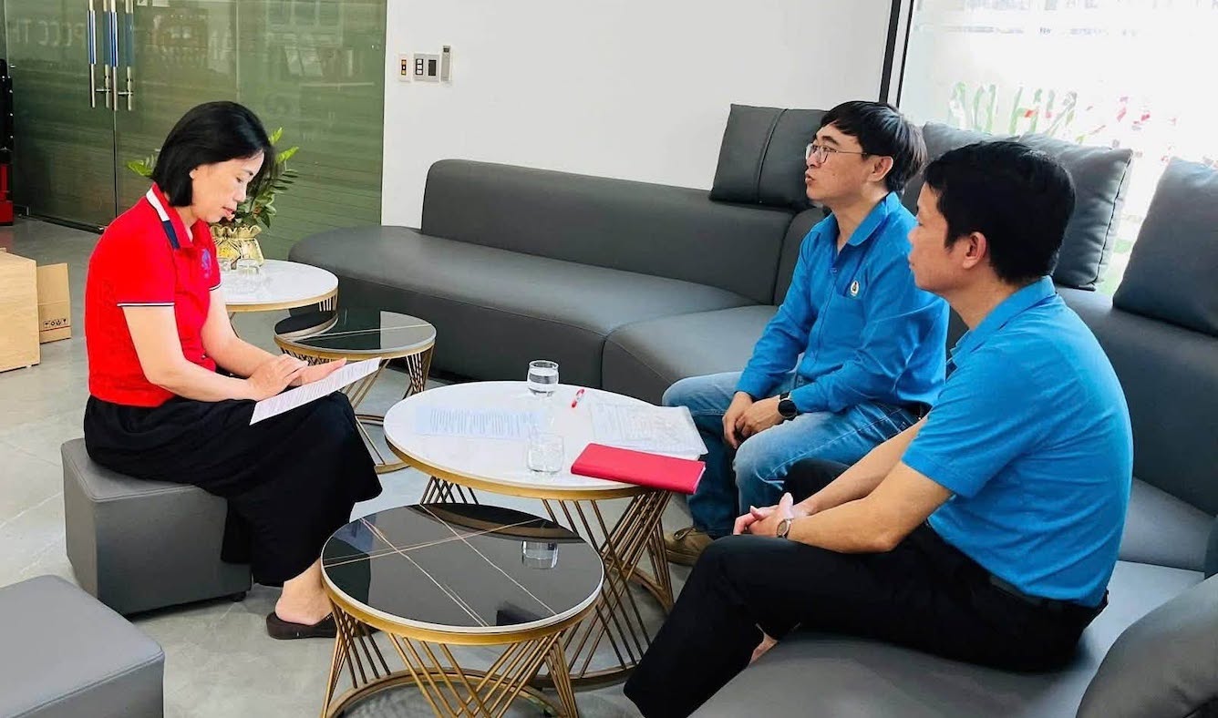 Truong Vinh Ward Trade Union works with 5 businesses, mobilizing the establishment of grassroots trade unions. Photo: Nghe An Trade Union