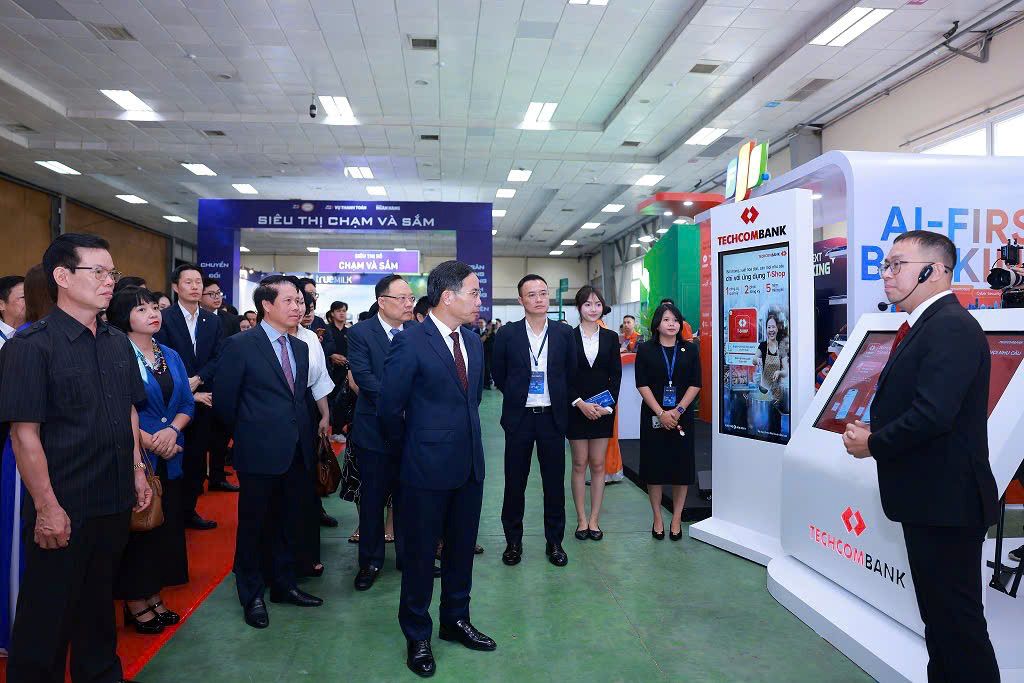 Sở hữu năng lực công nghệ, dữ liệu và AI được đầu tư bài bản, Techcombank khẳng định vai trò tiên phong kiến tạo hạ tầng tài chính thông minh cho nền kinh tế số Việt Nam. Ảnh: Techcombank