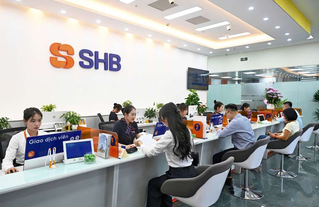 SHB has proactively developed a business plan, which includes 45,000 billion VND of preferential credit for SMEs, individuals and business households with interest rates reduced by up to 2%/year. Photo: SHB