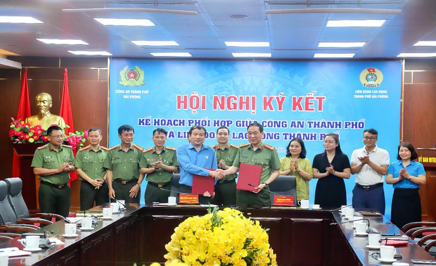 Hai Phong City Labor Federation and City Police sign a coordination program for 2026. Photo: Hai Phong Trade Union