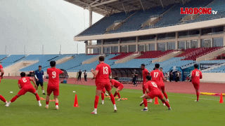 Vietnam national team trains before the second leg semi-final of ASEAN Cup 2026. Photo: Minh Phong