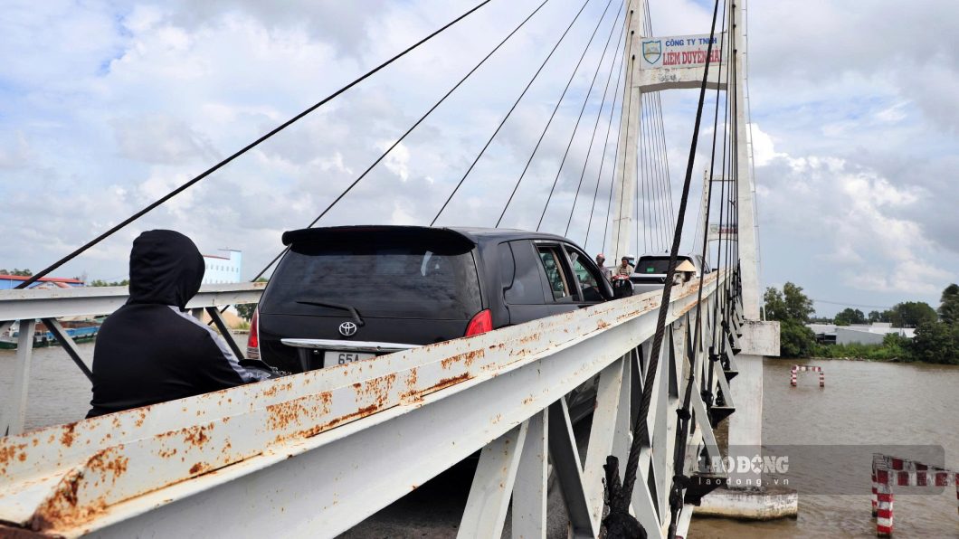 Rach Rang bridge, Tran Van Thoi commune, Ca Mau province shows signs of degradation. Photo: Nhat Ho.