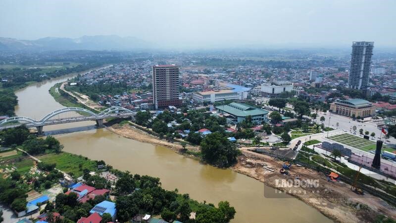 Flood warning on the Cau River. Photo: Viet Bac