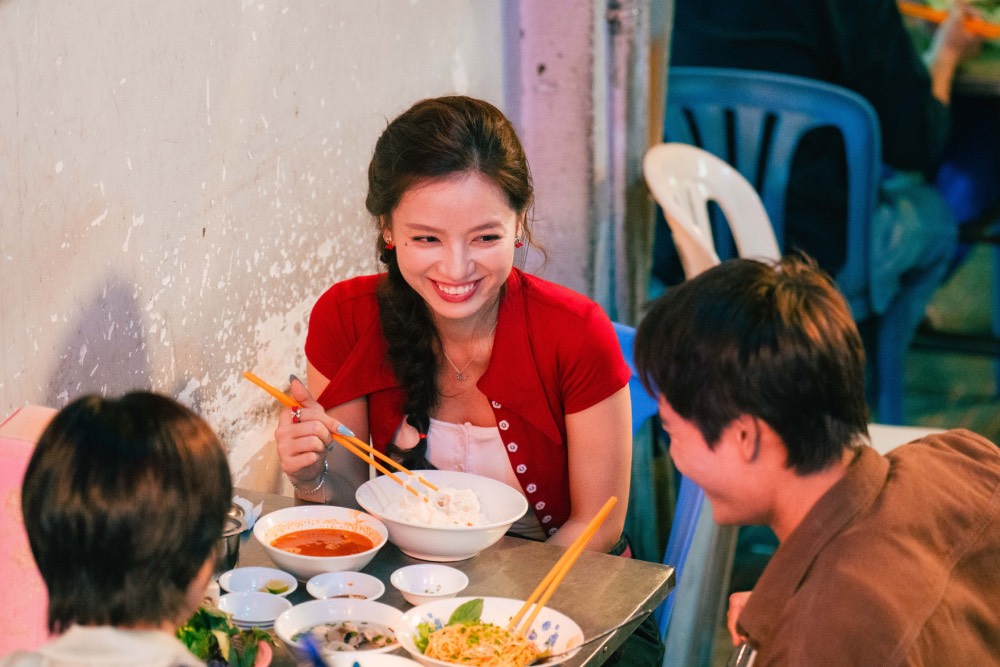 Phim quy tụ dàn diễn viên thực lực: Nghệ sĩ Hồng Đào, NSND Hồng Vân, NSƯT Tuyết Thu, NSƯT Hữu Châu, Hạ Anh...