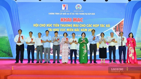 Hanoi opens the Northern Cooperative Trade Promotion Fair. Photo: Minh Hanh