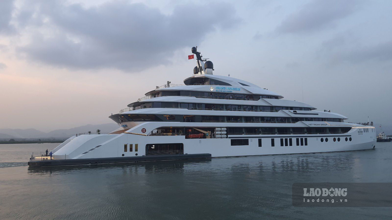 One of the most modern and largest tourist boats in Ha Long Bay. Photo: Nguyen Hung