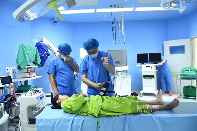 Specialist doctors I and II vary in professional qualifications and working time. Photo: Lan Xuan