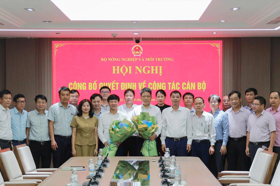 Bộ Nông nghiệp và Môi trường tổ chức lễ công bố và trao các quyết định điều động, bổ nhiệm cán bộ. Ảnh: Bộ Nông nghiệp và Môi trường