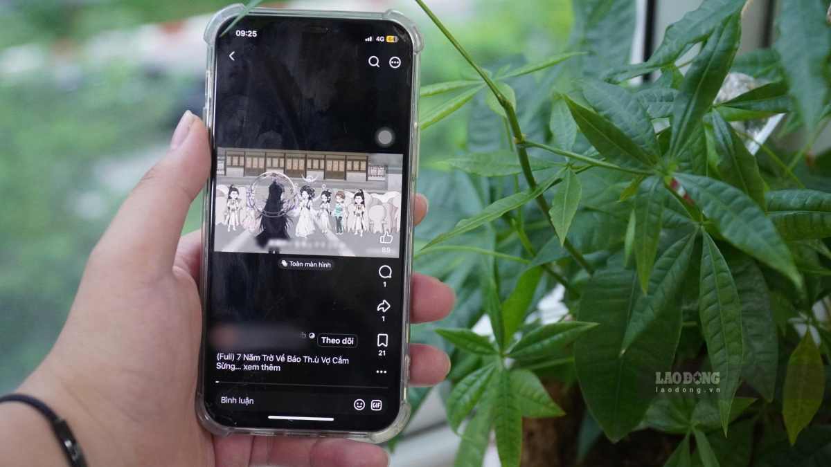Many people accidentally become "addicted" to watching short videos without realizing it. Photo: Minh Chinh