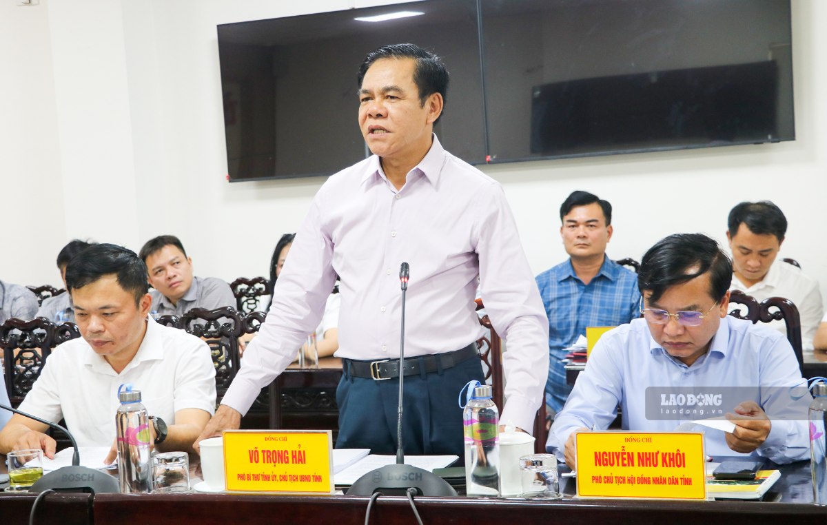Chủ tịch UBND tỉnh Nghệ An Võ Trọng Hải chủ trì phiên tiếp công dân tháng 8.2026, chỉ đạo giải quyết miễn, giảm tiền sử dụng đất cho người có công. Ảnh: Quang Đại
