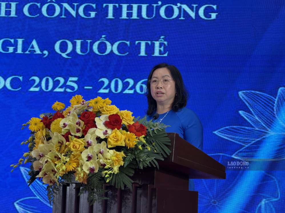Phó Chủ tịch Tổng LĐLĐVN phát biểu tại buổi lễ. Ảnh: Kiều Vũ
