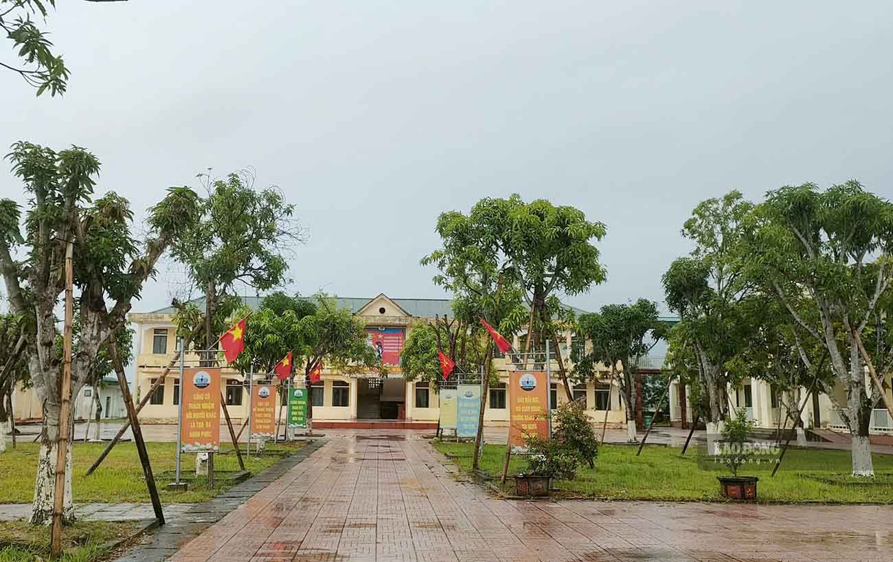 Trường THCS Sơn Lộc đã hoàn tất việc dọn vệ sinh, sẵn sàng cho năm học mới 2026 - 2027. Ảnh: Trần Tuấn