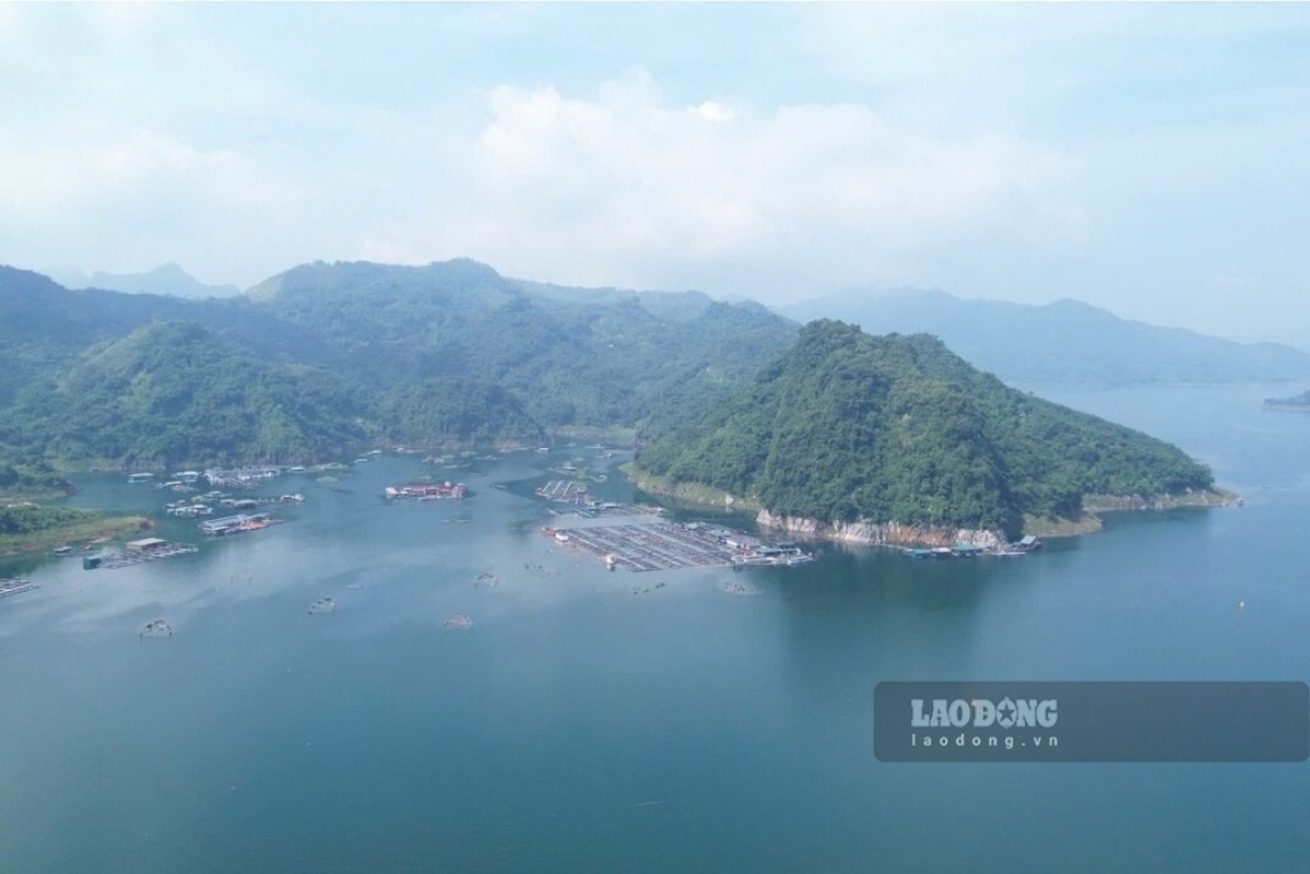 Hoa Binh Lake has an upstream water level of 104.50 m. Photo: Minh Nguyen