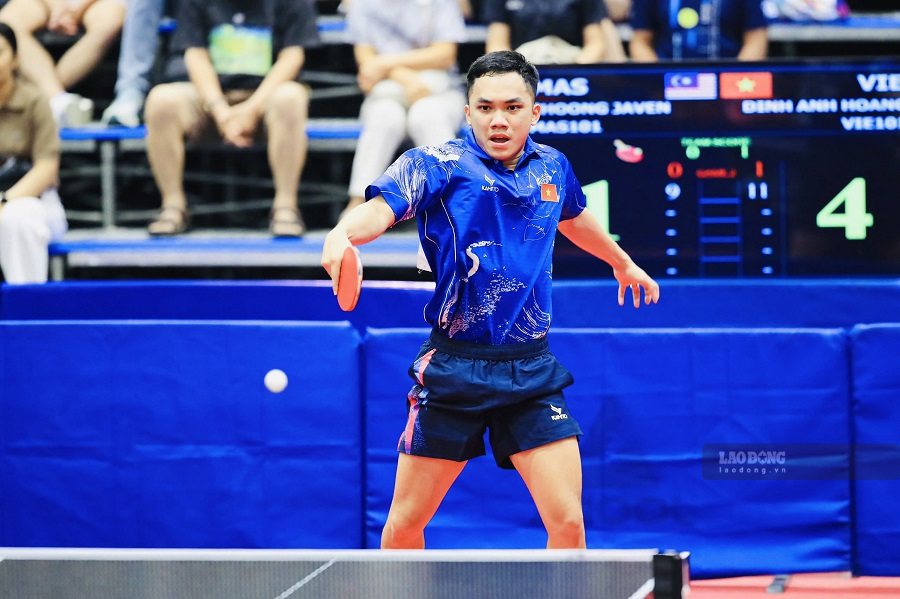 Table tennis player Dinh Anh Hoang is the reigning men's singles champion in Vietnam. Photo: Minh Dan
