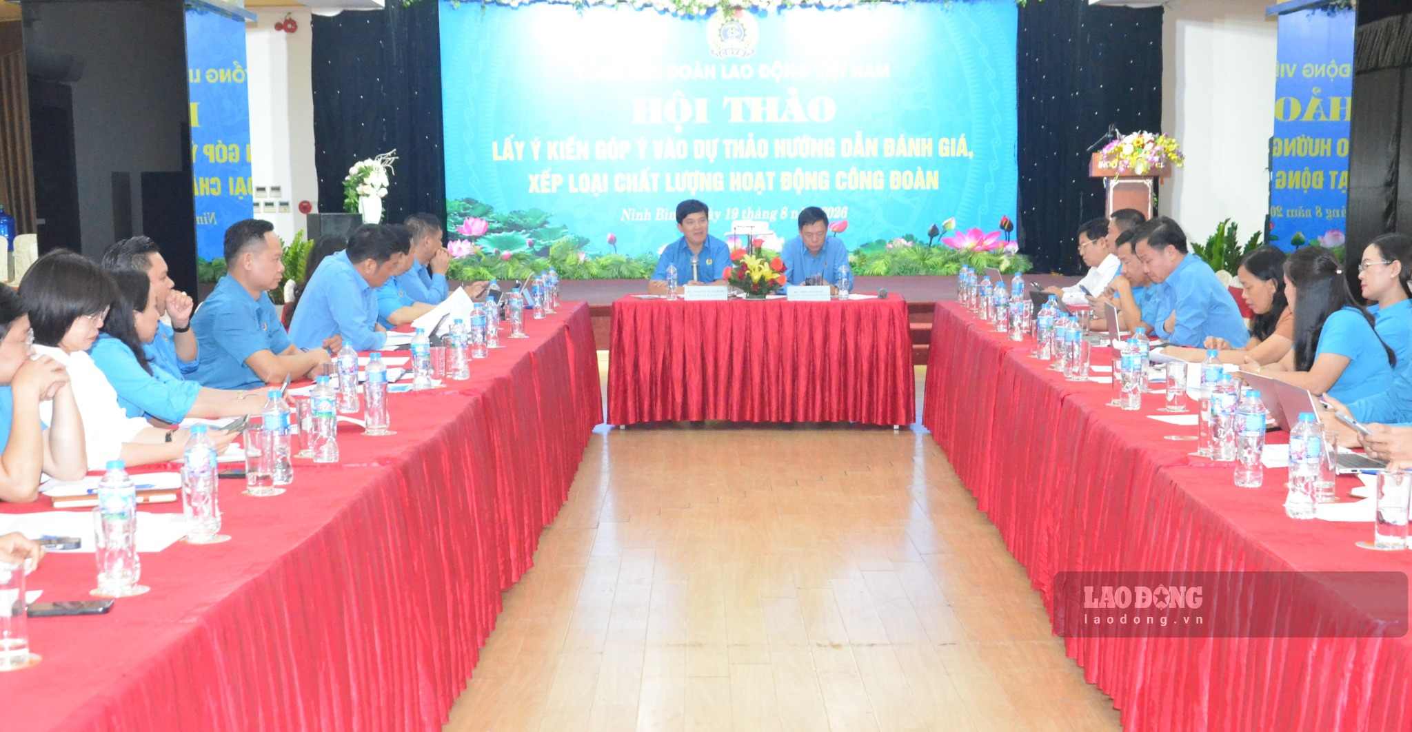 Delegates attending the workshop to gather opinions on the draft Guidelines for evaluating and ranking the quality of trade union activities at all levels. Photo: Nguyen Truong