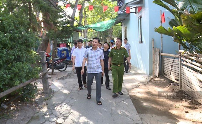 The Chairman of the Provincial People's Committee has requested commune and ward officials to reduce meetings, strengthen going to the grassroots level, and focus on performing administrative tasks. Photo: Quach Du