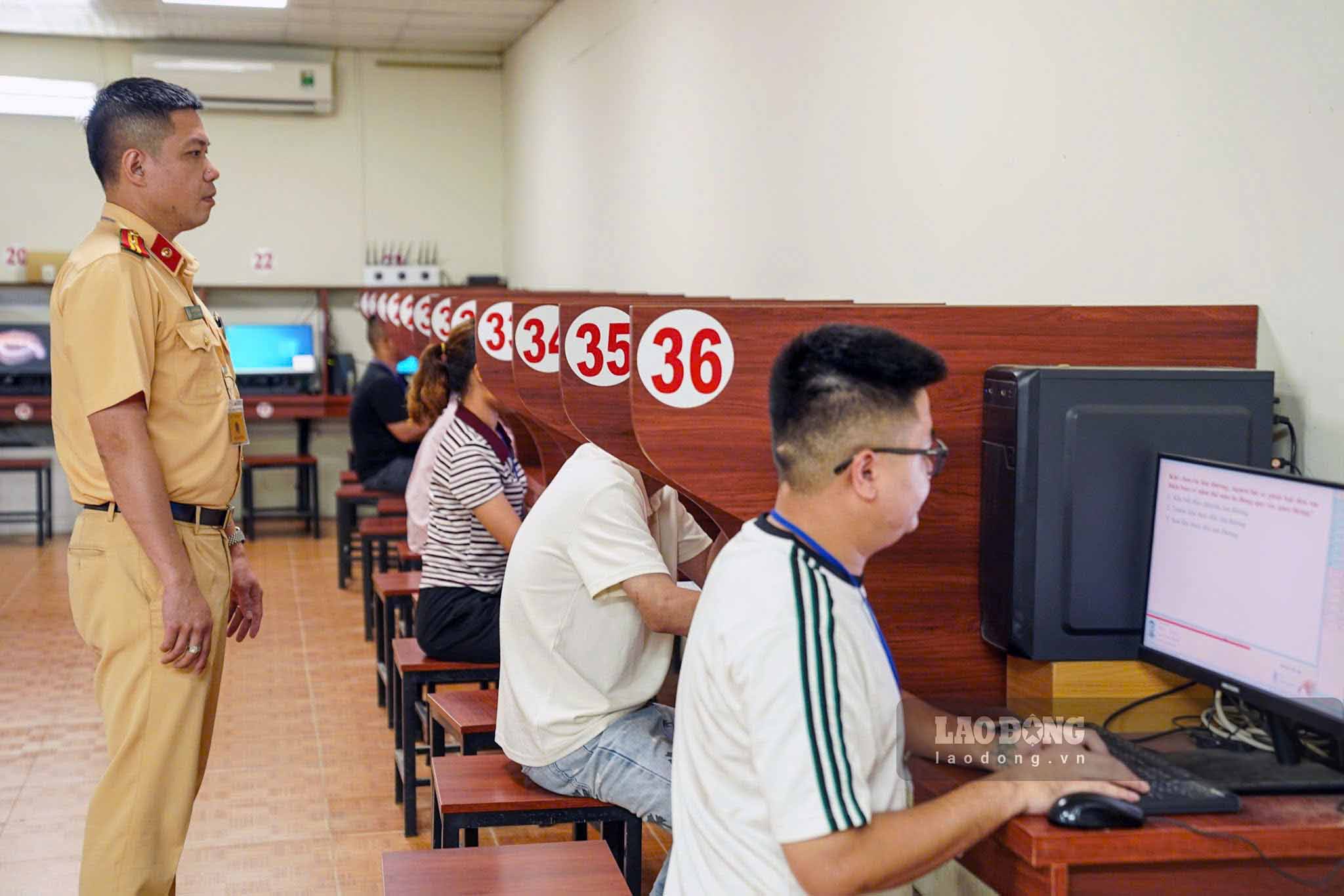 People who are deducted points for their driver's licenses need to pay attention to the inspection schedule to recover points. Illustrative photo: To The