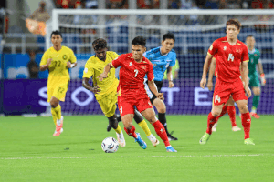 Live football match Vietnam vs Malaysia in the second leg semi-final of ASEAN Cup 2026