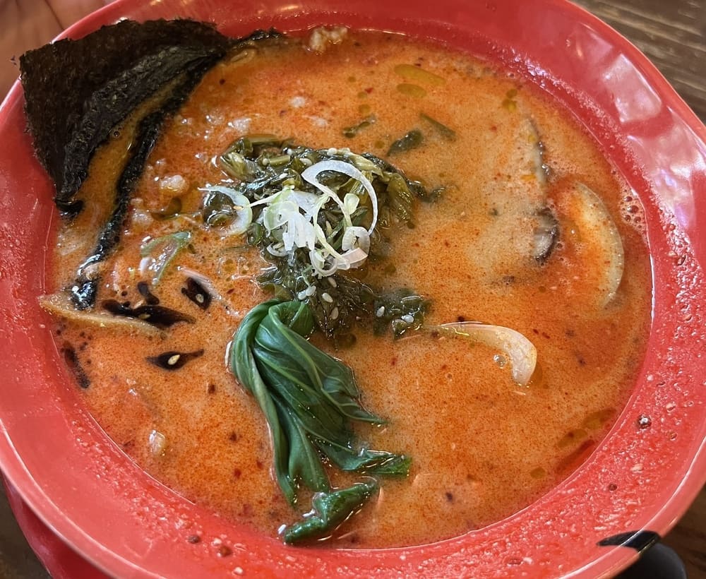 Housewives can refer to how to make delicious and flavorful Ramen noodles to treat their families on weekends. Photo: Mai Chau