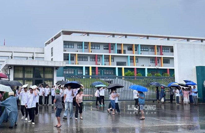 Candidates participating in the high school graduation exam at the Tuyen Quang Specialized High School exam site. Photo: Viet Bac