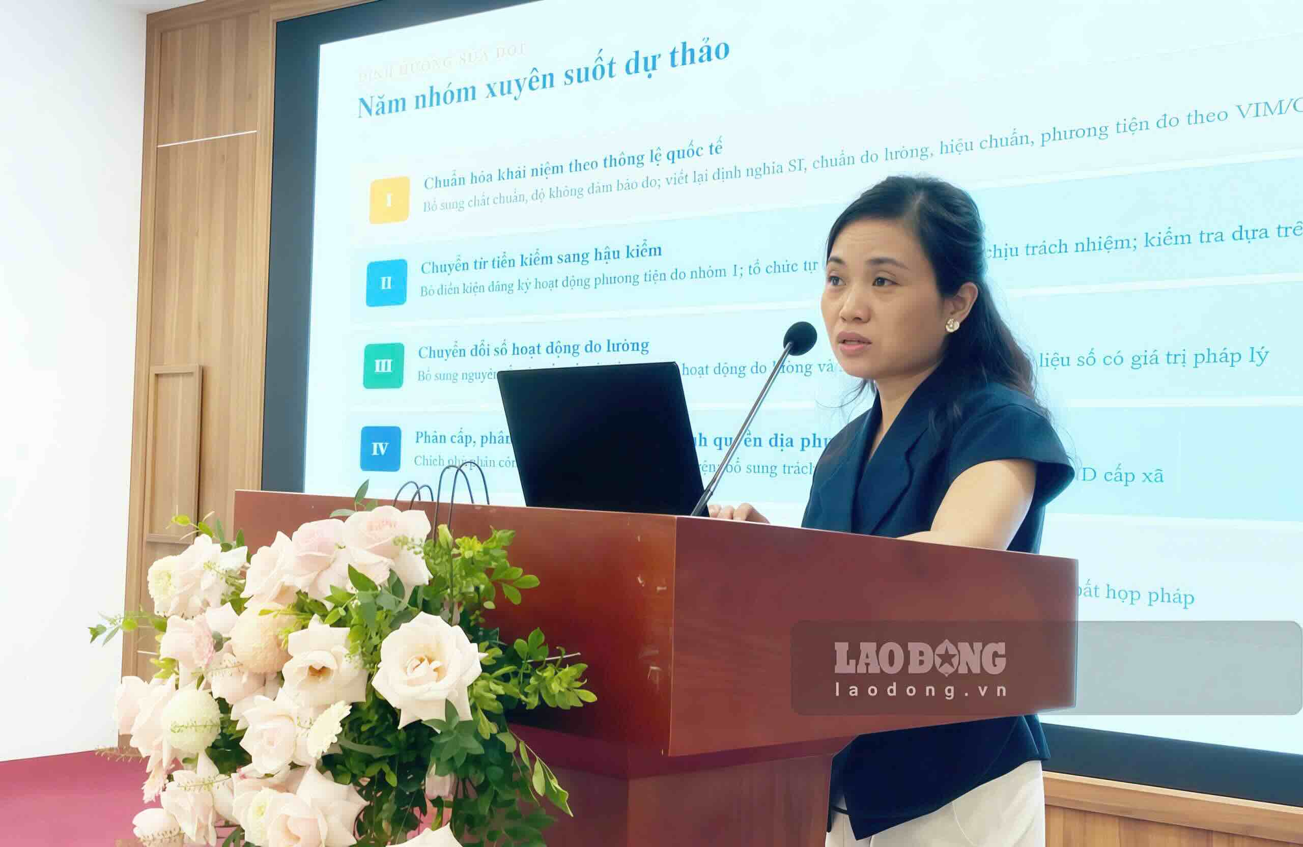 Ms. Tran Thi Thuy Ha - Measurement Committee, National Standards, Metrology and Quality Committee (Ministry of Science and Technology) shared at the Conference. Photo: Hao Thien