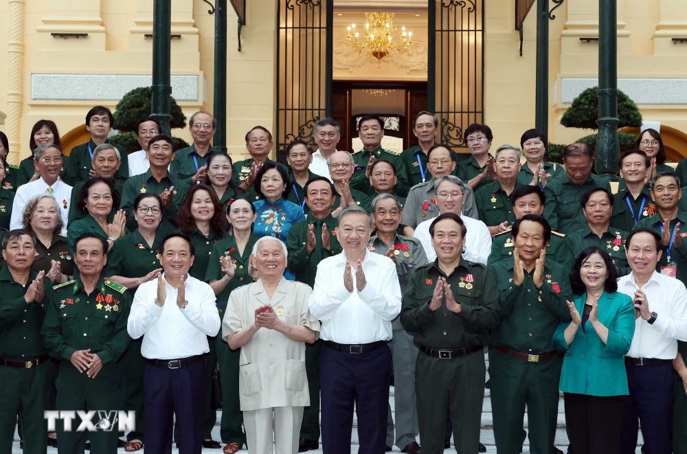 Tổng Bí thư, Chủ tịch nước Tô Lâm và các đại biểu. Ảnh: TTXVN
