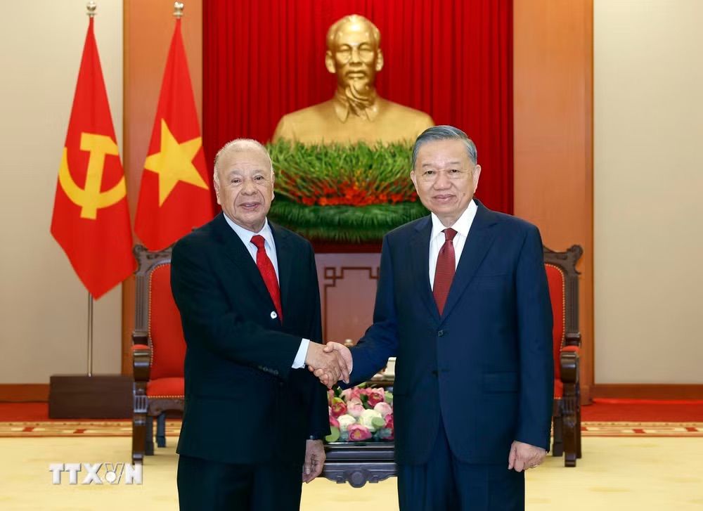 Le secrétaire général et président de la République Tô Lâm a reçu le sénateur Alberto Anaya Gutierrez, secrétaire général du Parti des travailleurs du Mexique, affirmant que le Vietnam considère toujours le Parti des travailleurs du Mexique comme un partenaire traditionnel et fiable du Parti communiste vietnamien. Photo: Thống Nhất/TTXVN
