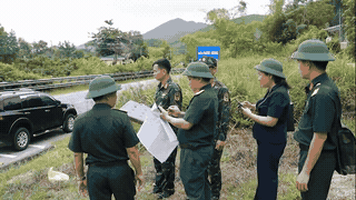 Witnesses provide information about the suspected burial area of about 140 martyrs. Photo: Hue City Military Command