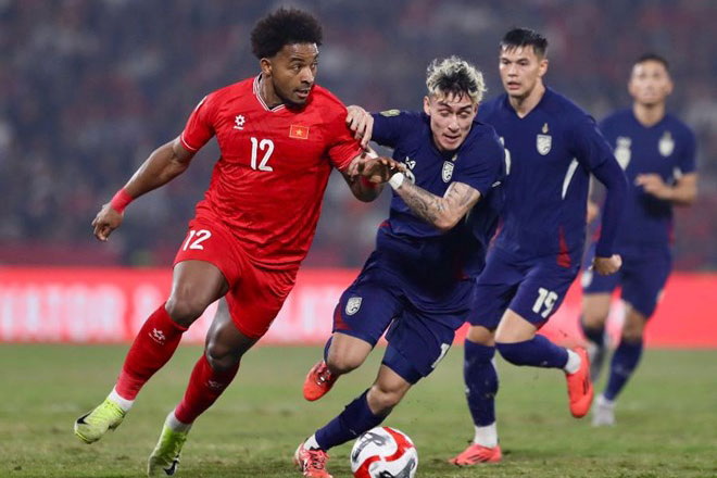 Vietnam team plays Thailand creating an exciting final match for ASEAN Cup 2026. Photo: VFF