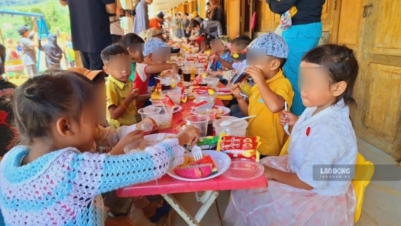 Đà Nẵng siết chặt quản lý bếp ăn bán trú, không để thực phẩm bẩn lọt vào trường học. Ảnh: Hoàng Bin