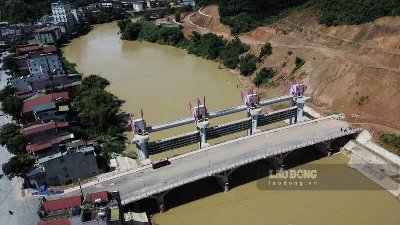 Lo River spillway in Tuyen Quang. Photo: Viet Bac
