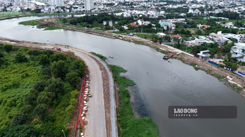 Tham Luong canal revives, Ho Chi Minh City residents are happy with the new space. Photo: Thai Bao