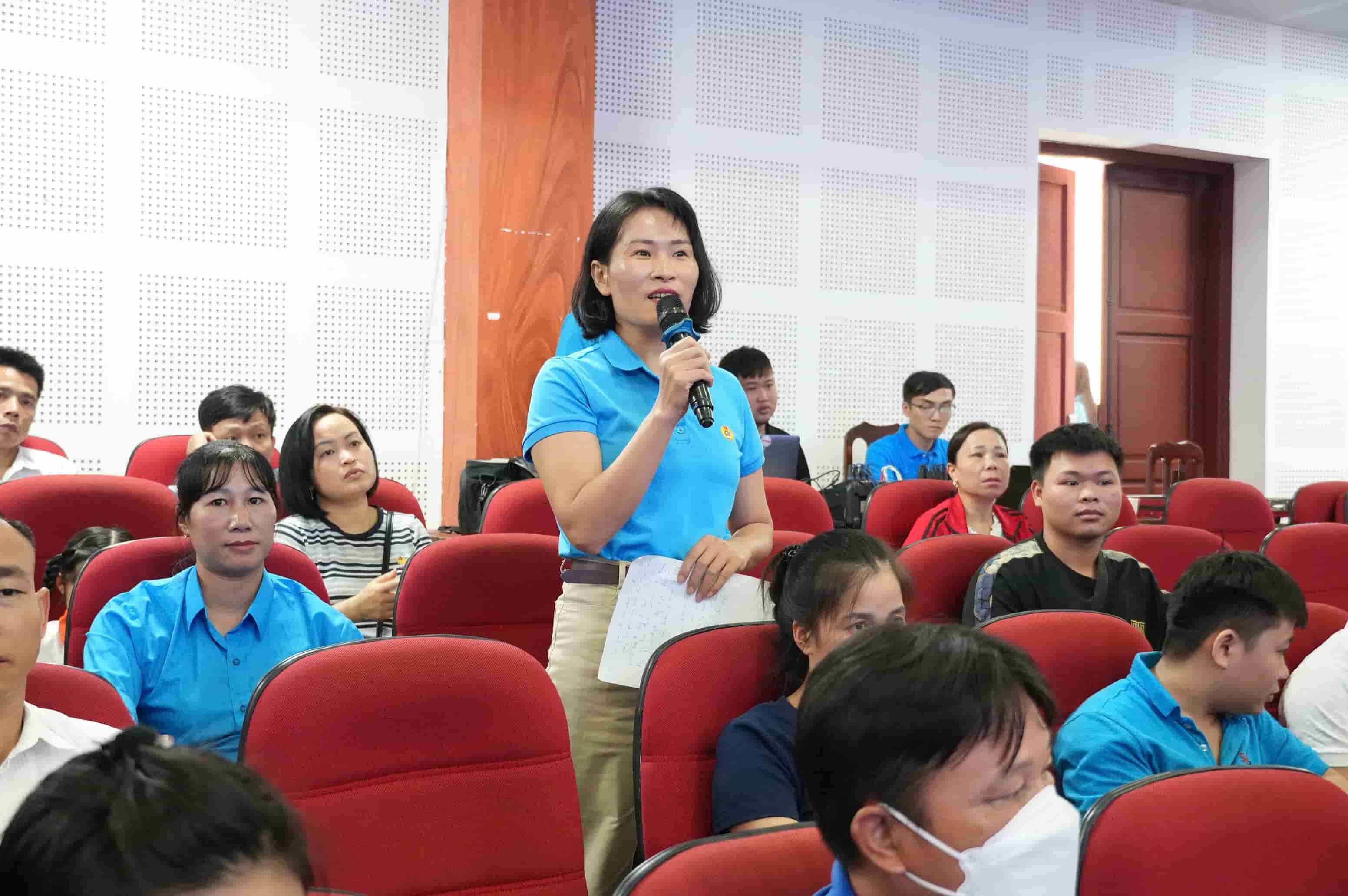 More than 100 recommendations from Bac Ninh workers focus on housing, overtime, and social security. Photo: Quyet Chien/Bac Ninh Provincial Labor Federation