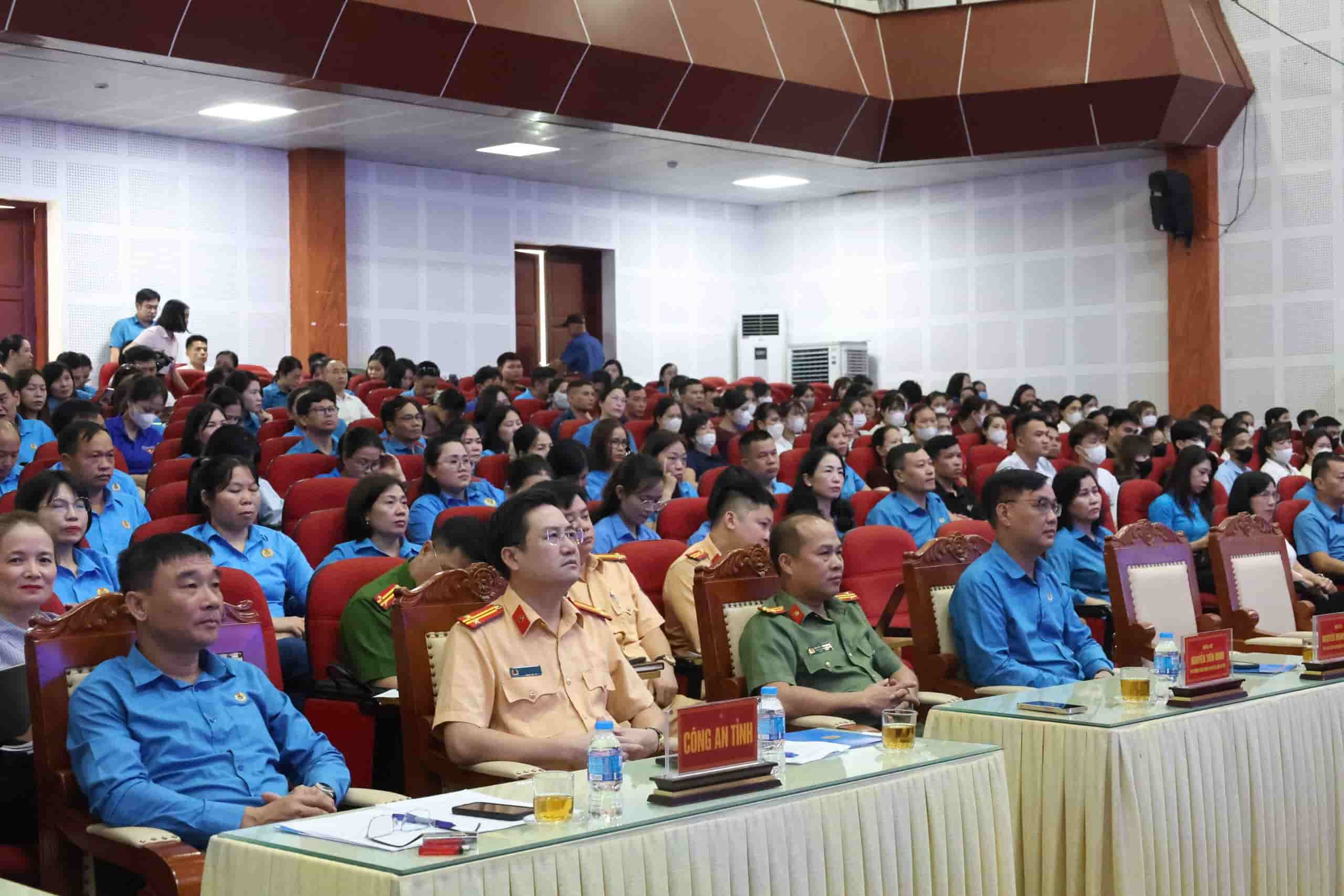 Tại Hội nghị, đã có 23 lượt ý kiến trực tiếp của cán bộ công đoàn, đoàn viên. Ảnh: Quyết Chiến/Liên đoàn Lao động tỉnh Bắc Ninh.